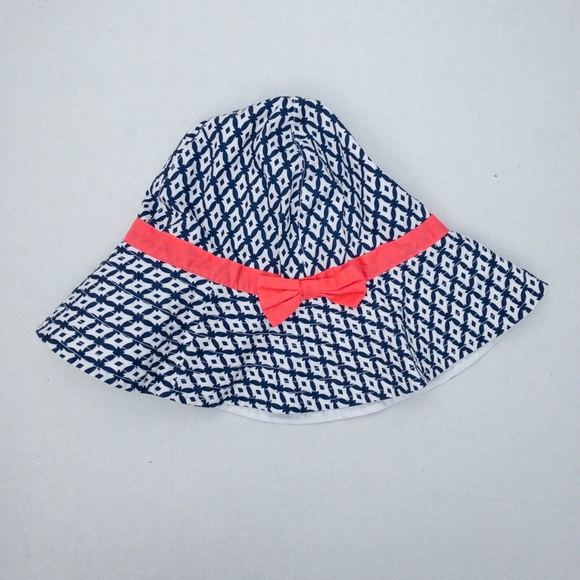 Matching Swimming Suit and Sun Hat set (size 3T) - Picture 9 of 10